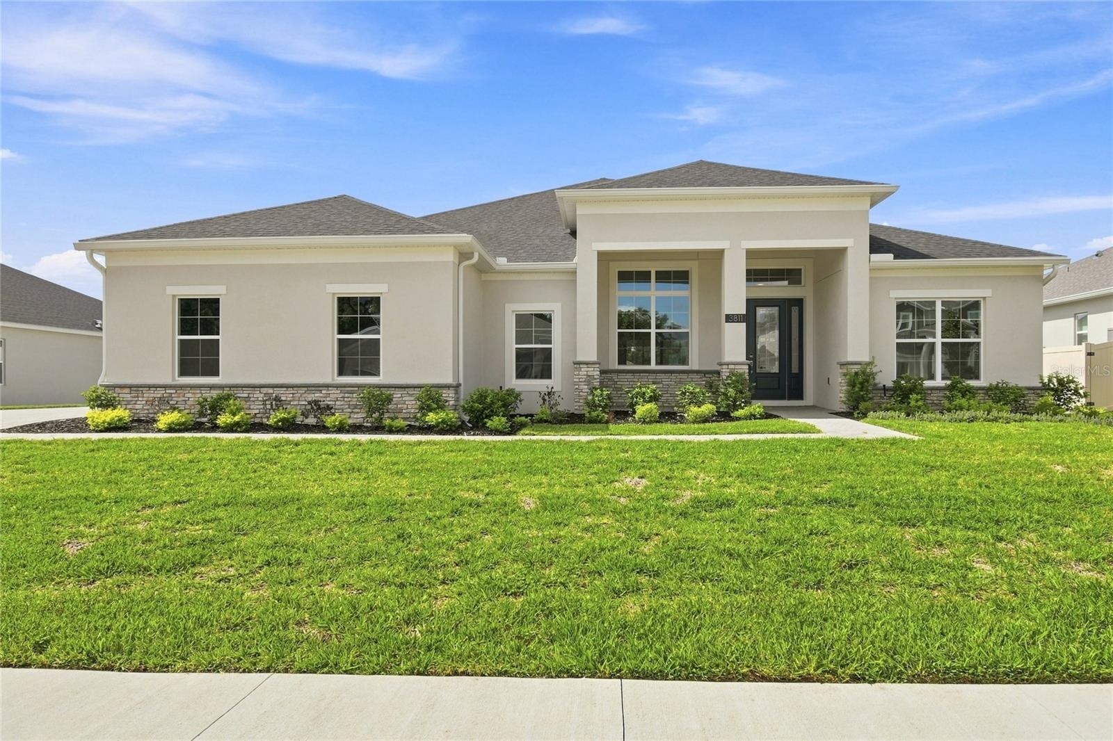 Foto de propiedad en 3811 WOLVES CREEK PL APOPKA con MLS# O6373106