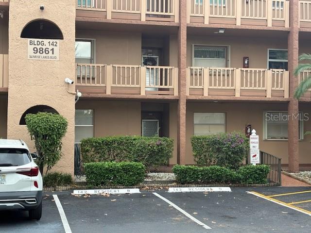 Foto de propiedad en 9861 Sunrise Lakes  Blvd SUNRISE LAKES BLVD #310 SUNRISE con MLS# O6373879