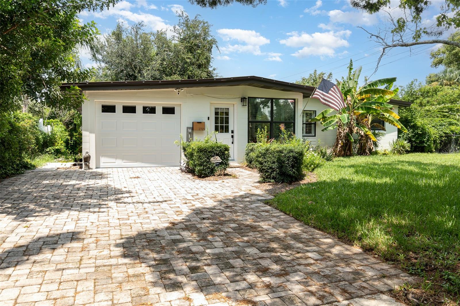Foto de propiedad en 2721 E MARKS ST ORLANDO con MLS# O6374453