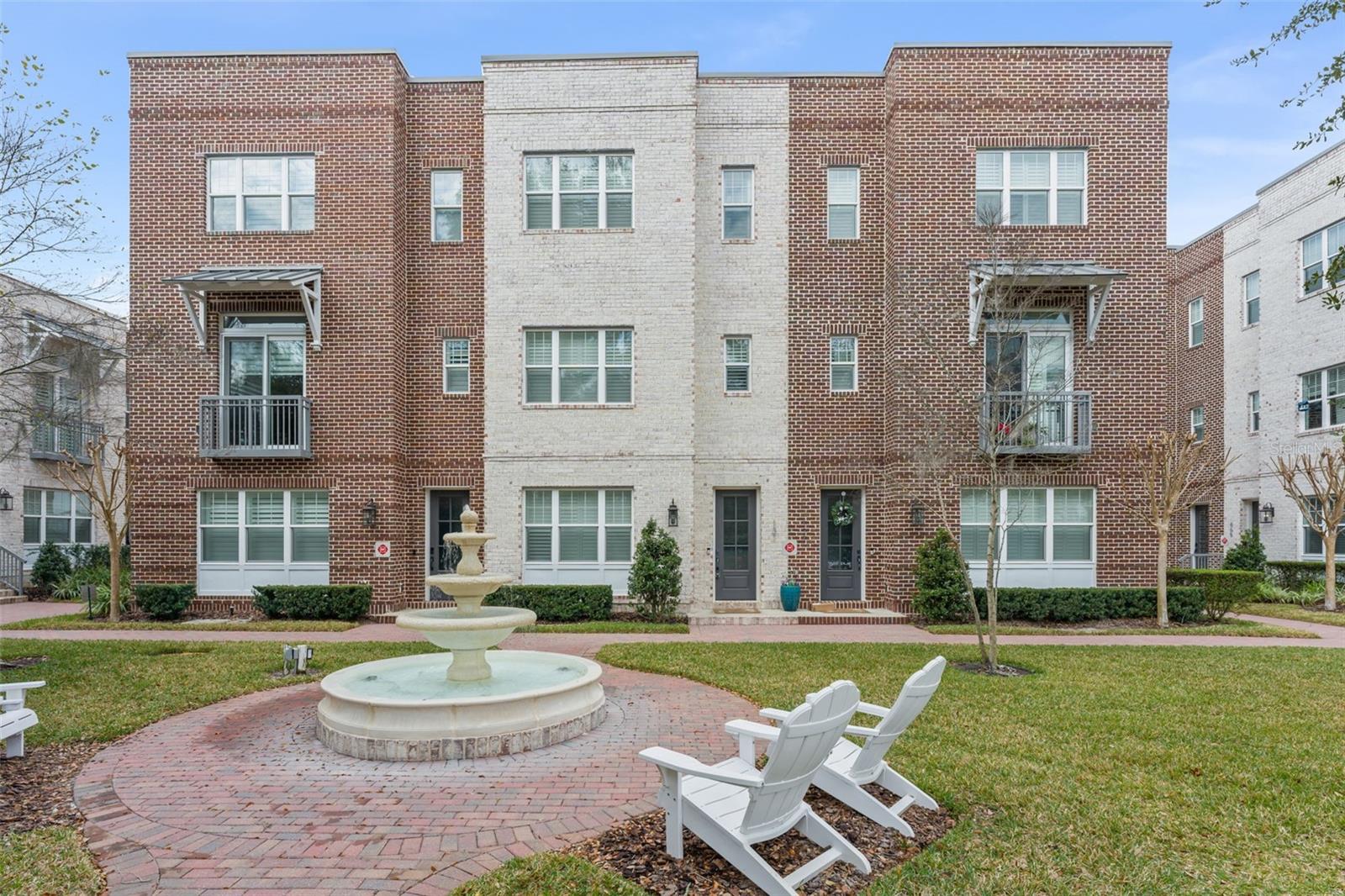 Foto de propiedad en 131 OAK LAUREL DR WINTER GARDEN con MLS# O6374501