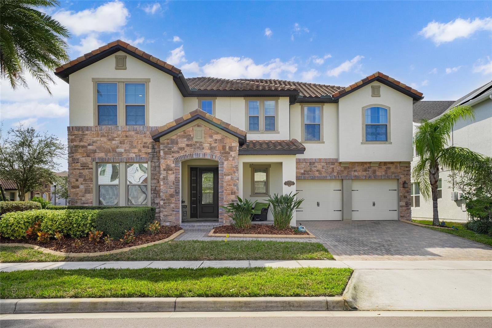 Foto de propiedad en 13596 GORGONA ISLE DR WINDERMERE con MLS# O6374555