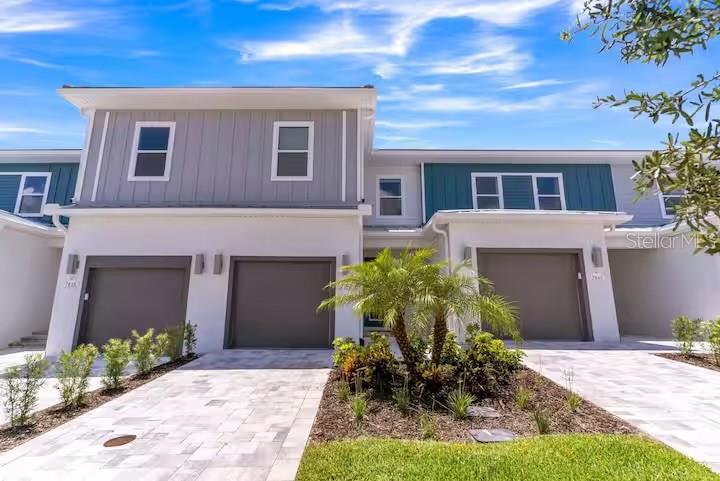 Foto de propiedad en 7842 SPECTRUM DR REUNION con MLS# O6375537