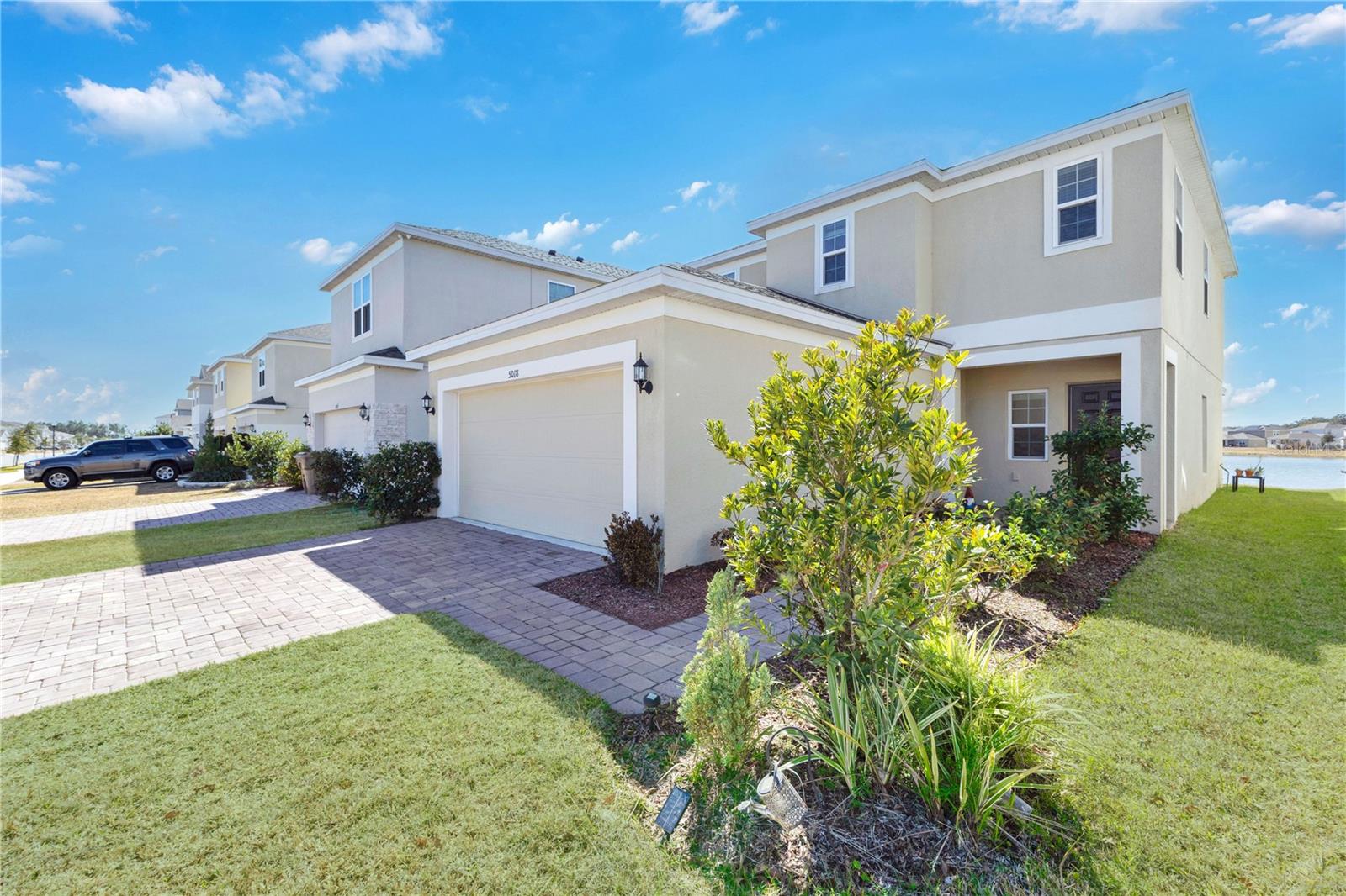 Foto de propiedad en 5018 ROYAL POINT AVE KISSIMMEE con MLS# O6376446