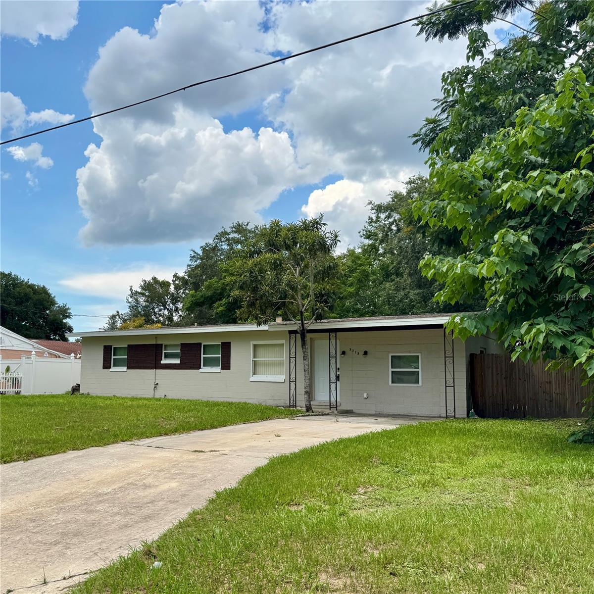 Foto de propiedad en 5715 ELON DR ORLANDO con MLS# O6378551
