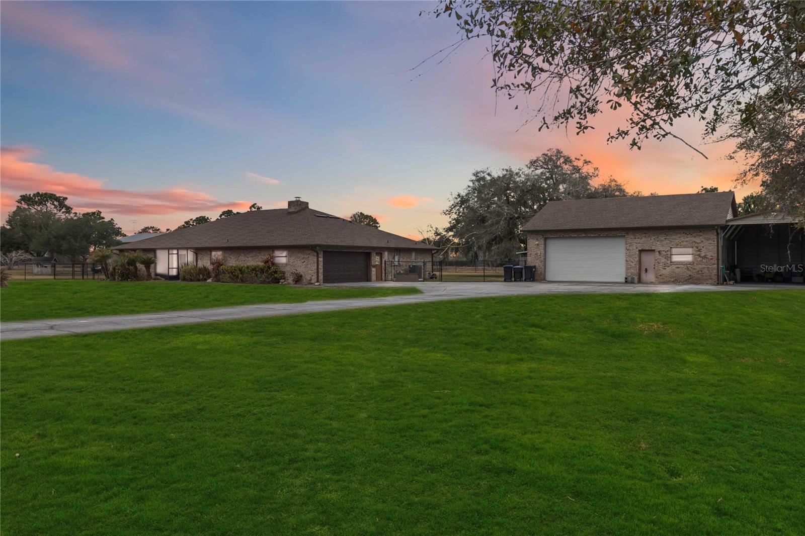 Foto de propiedad en 18711 NORTHCLIFF ST ORLANDO con MLS# O6378777
