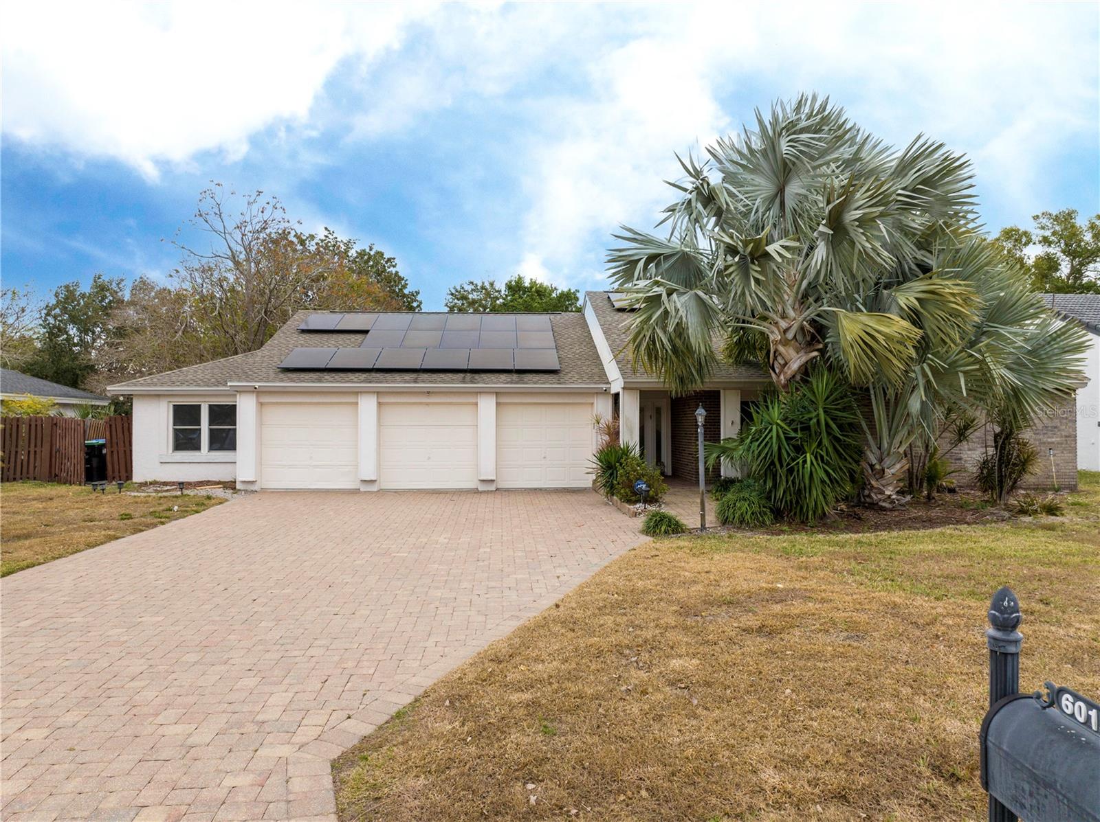 Foto de propiedad en 6013 CRYSTAL VIEW DR ORLANDO con MLS# O6379831