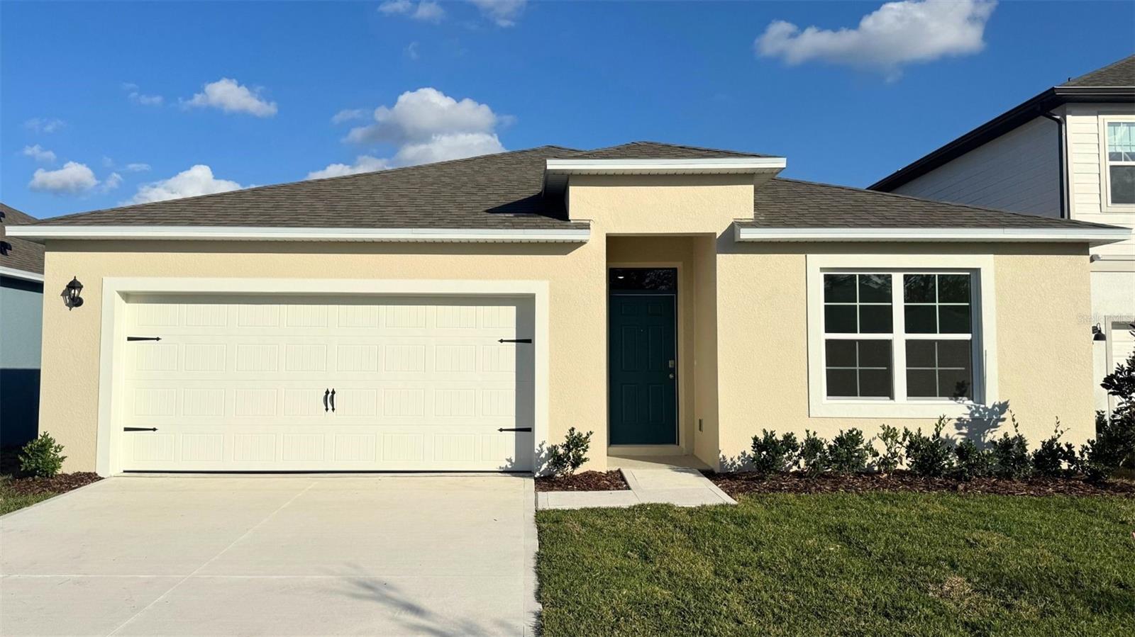 En Venta 805 MASSY CT, KISSIMMEE, FL 34759
