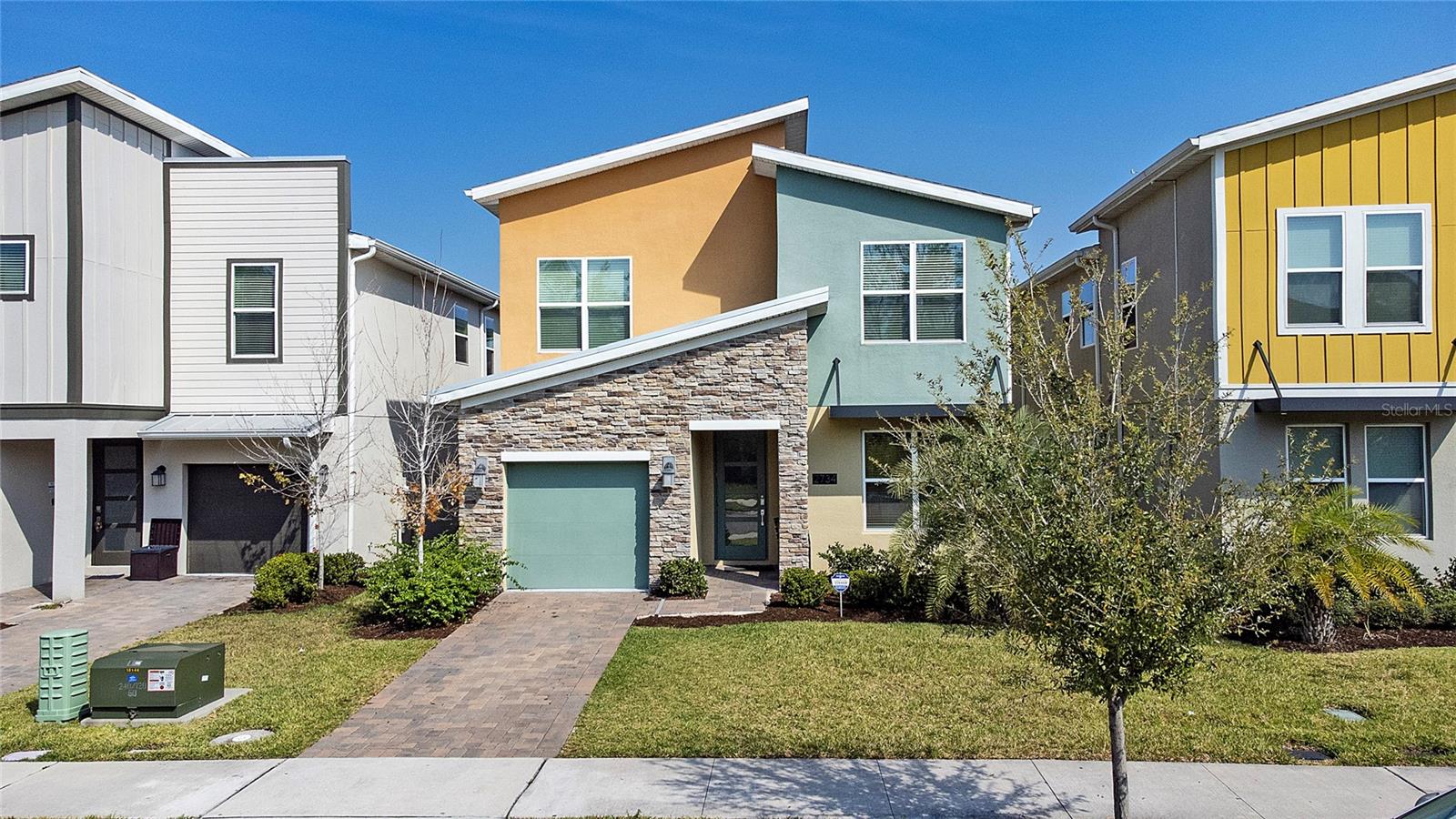 Foto de propiedad en 2734 BOOKMARK DR KISSIMMEE con MLS# O6381189