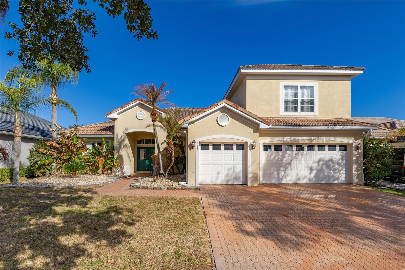 Foto de propiedad en 1831 WINDWARD OAKS CT KISSIMMEE con MLS# O6383771