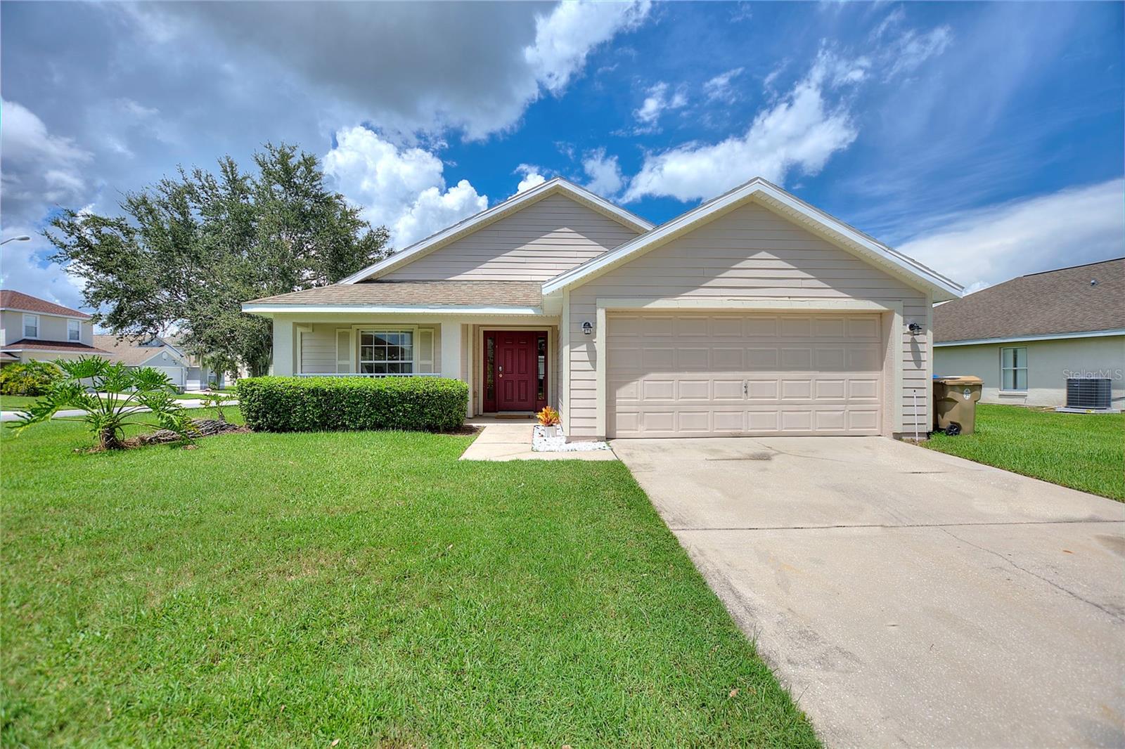Foto de propiedad en 2705 PRESTWICK LN KISSIMMEE con MLS# O6384546