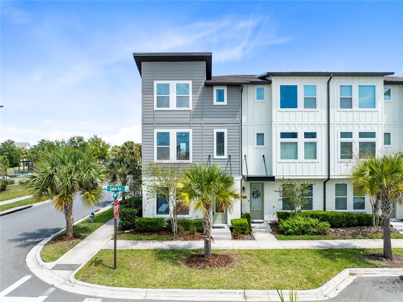Foto de propiedad en 12905 GABOR AVE ORLANDO con MLS# O6385014