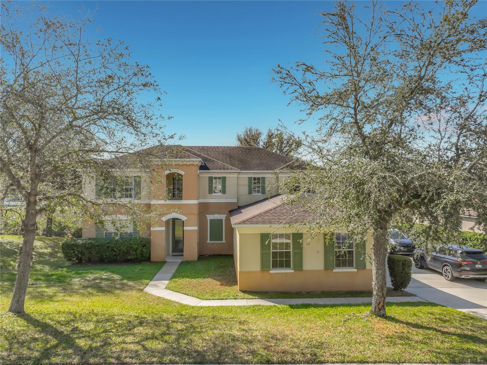 Foto de propiedad en 2735 GRASSMOOR LOOP APOPKA con MLS# O6385349