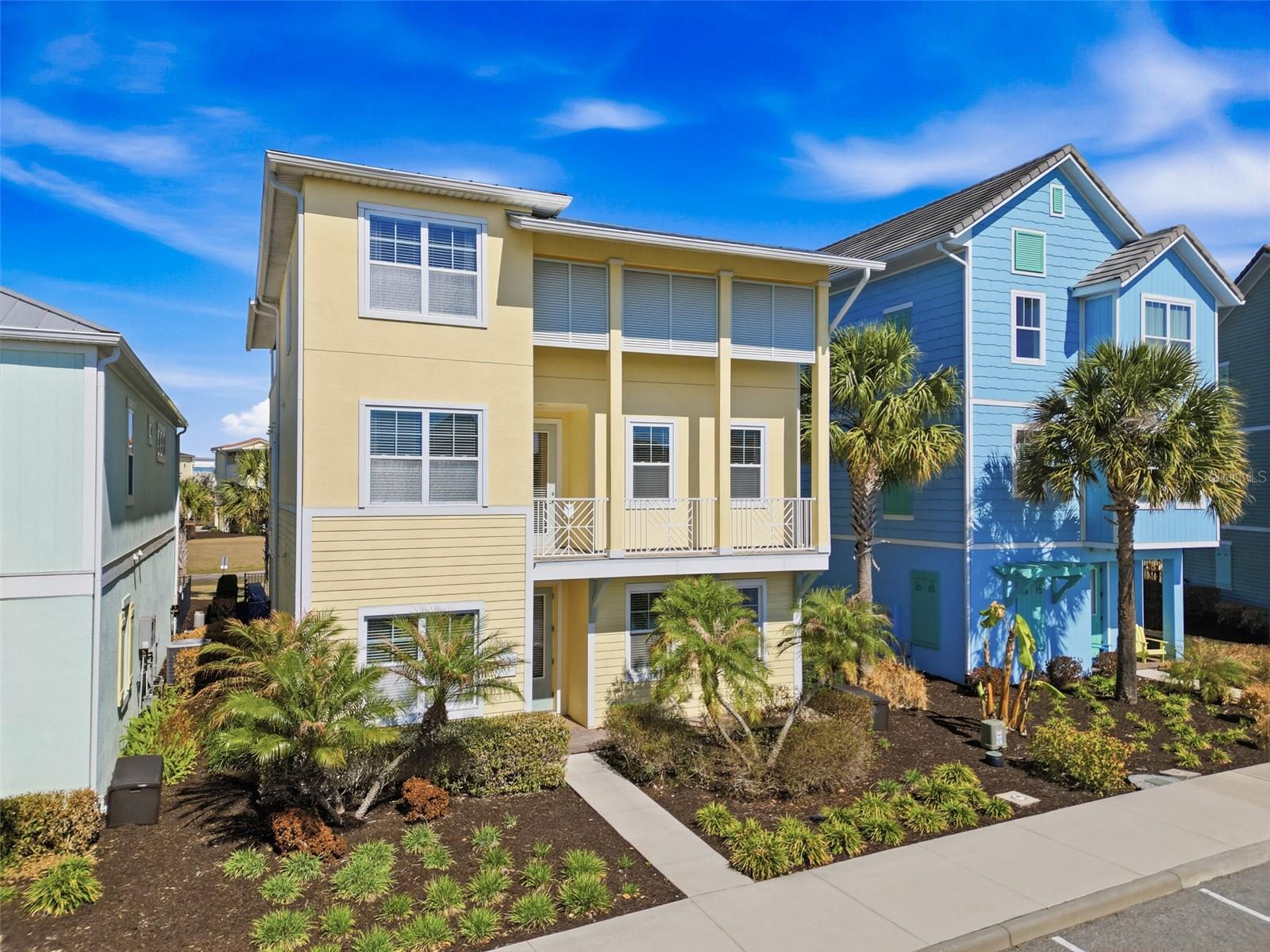 Foto de propiedad en 8017 SURF ST KISSIMMEE con MLS# O6386683