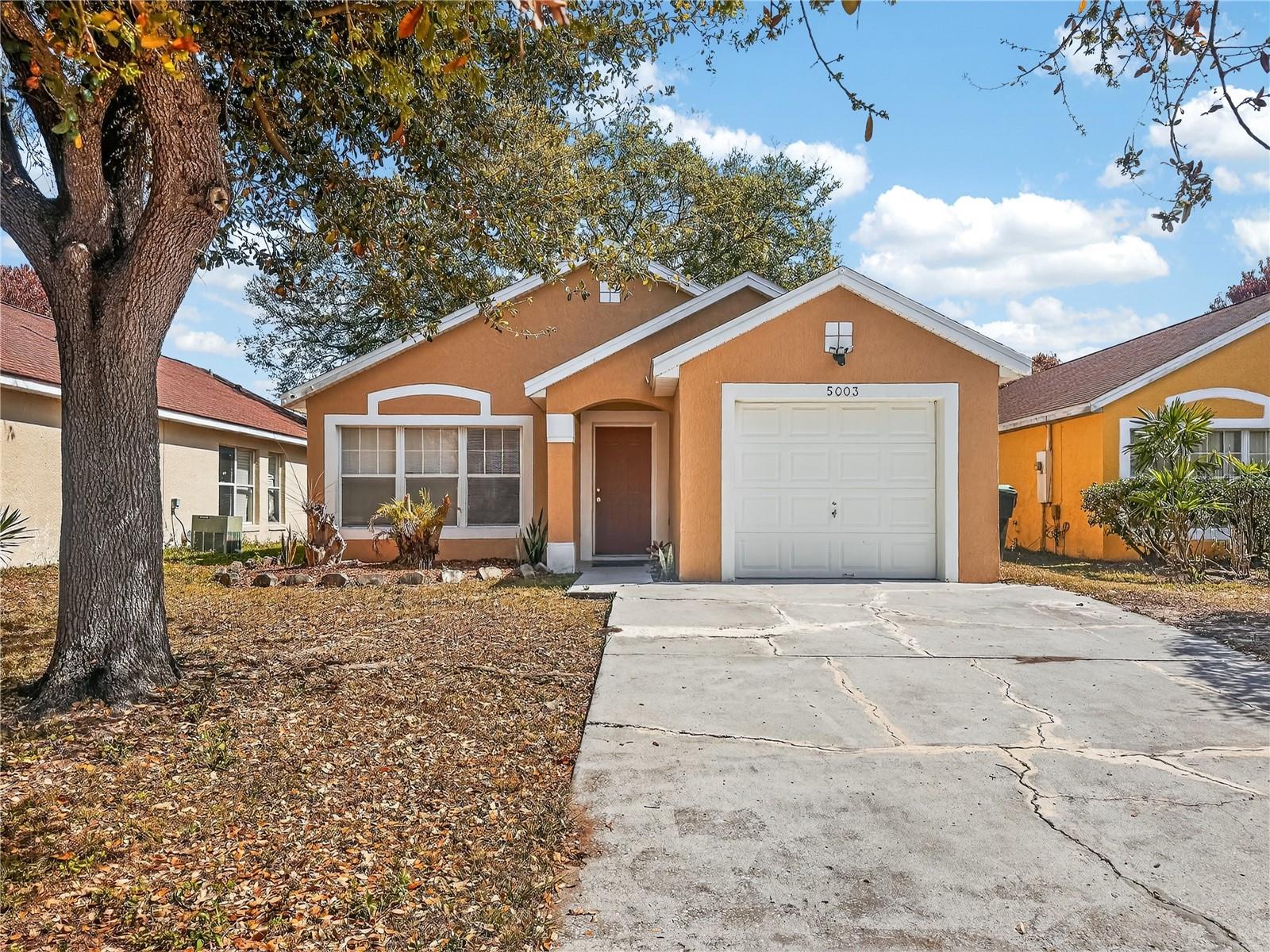 Foto de propiedad en 5003 AVENTURA BLVD ORLANDO con MLS# O6387582