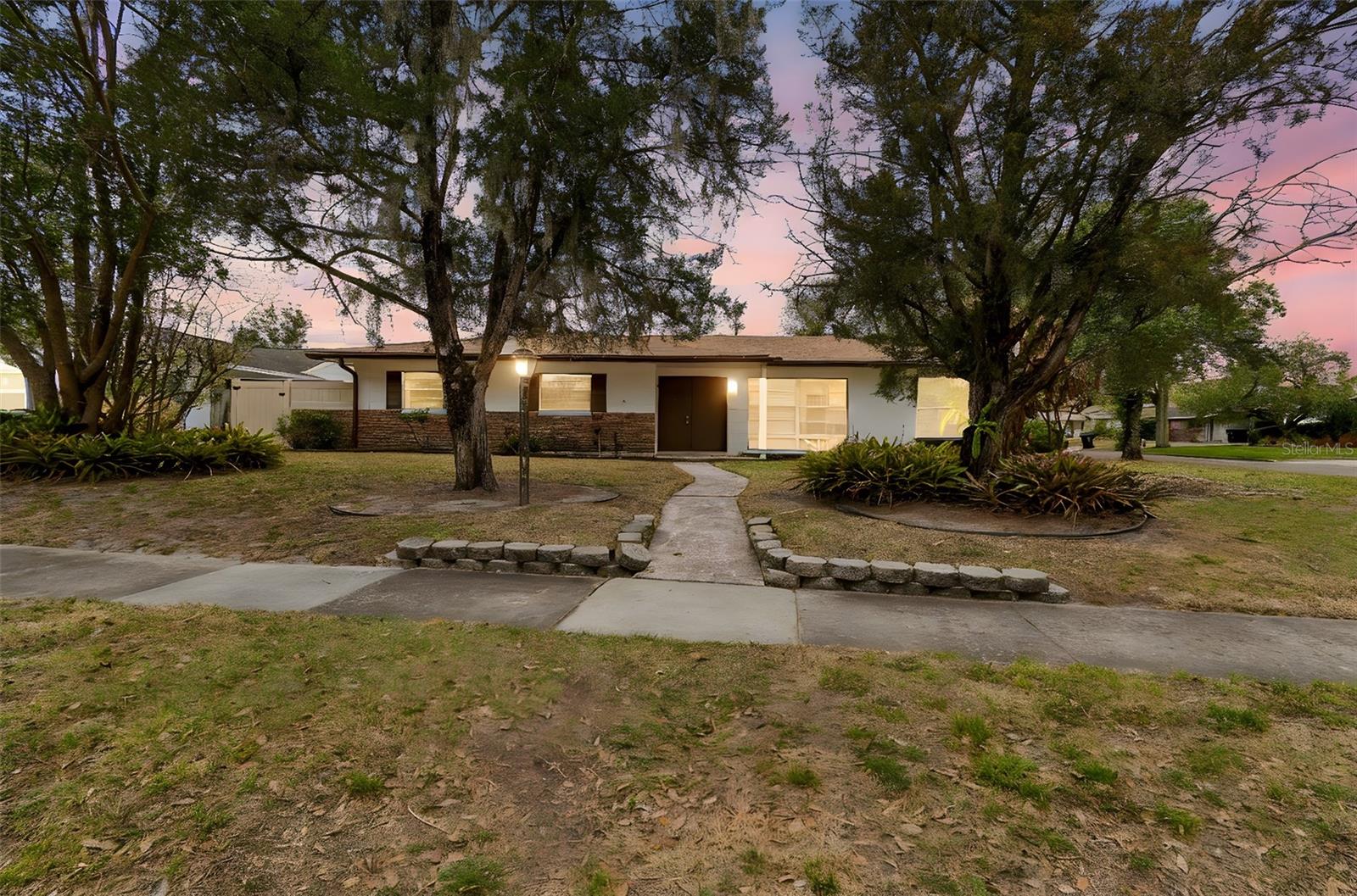 Foto de propiedad en 2708 LION HEART RD WINTER PARK con MLS# O6387685