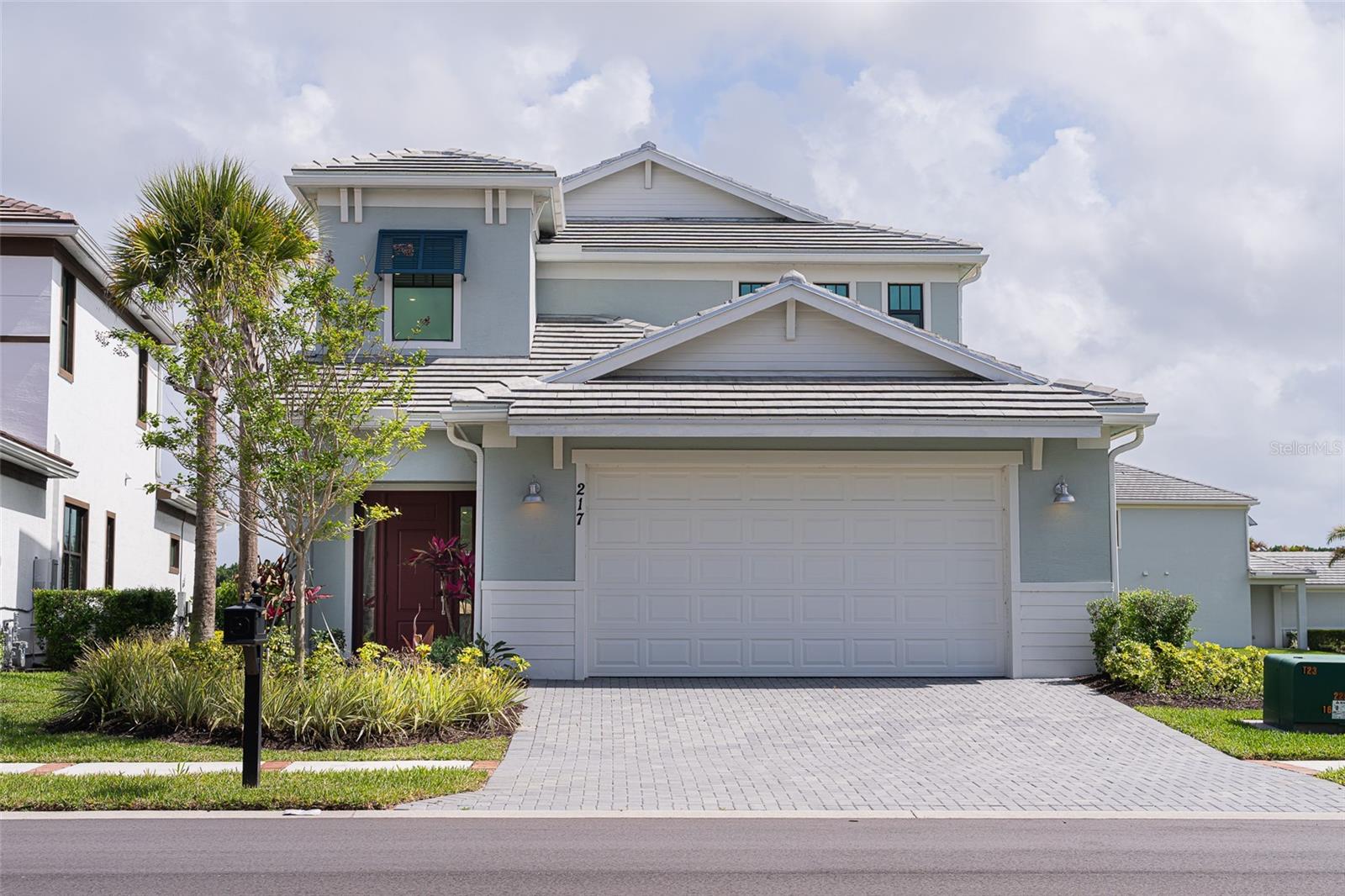Foto de propiedad en 217 SE FASCINO CIR PORT ST LUCIE con MLS# O6388372
