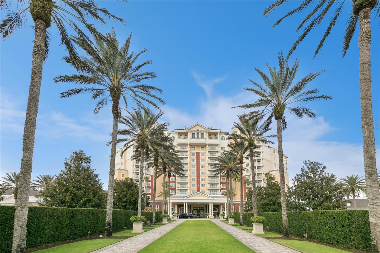 Foto de propiedad en 7593 GATHERING DR #401 REUNION con MLS# O6388377