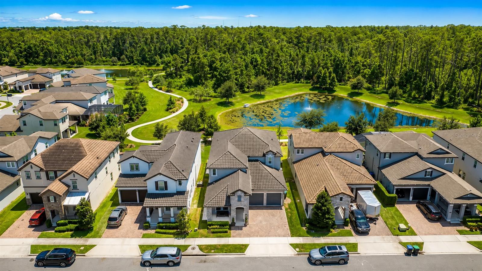 Foto de propiedad en 12640 SALOMON COVE DR WINDERMERE con MLS# O6388605