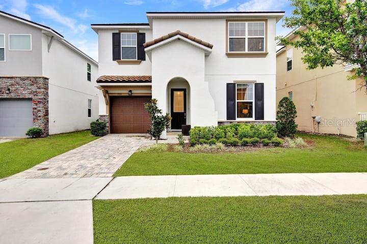 Foto de propiedad en 1919 TROPICAL PALMS CIR KISSIMMEE con MLS# O6388776