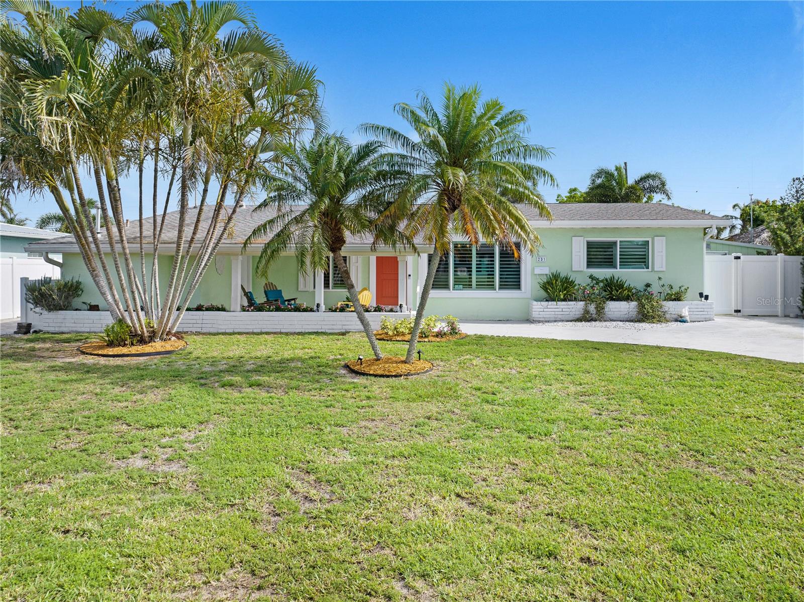 Foto de propiedad en 231 OCEAN BLVD SATELLITE BEACH con MLS# O6389388