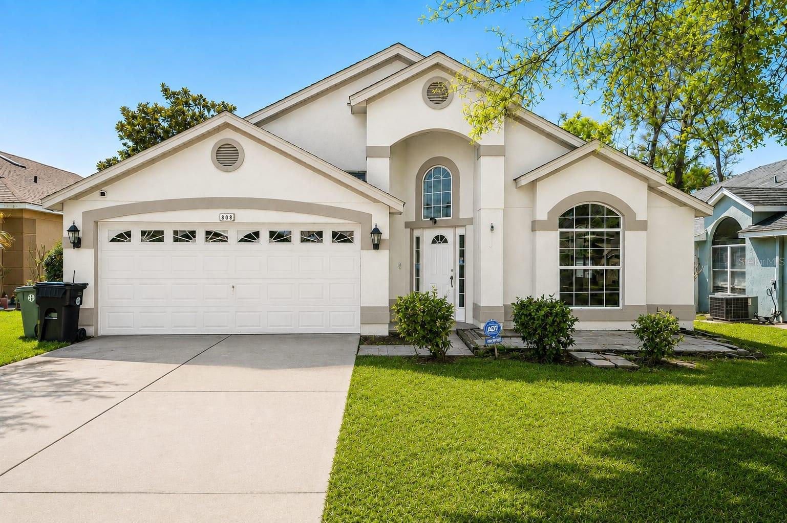 Foto de propiedad en 808 WHITE IVEY CT APOPKA con MLS# O6390321