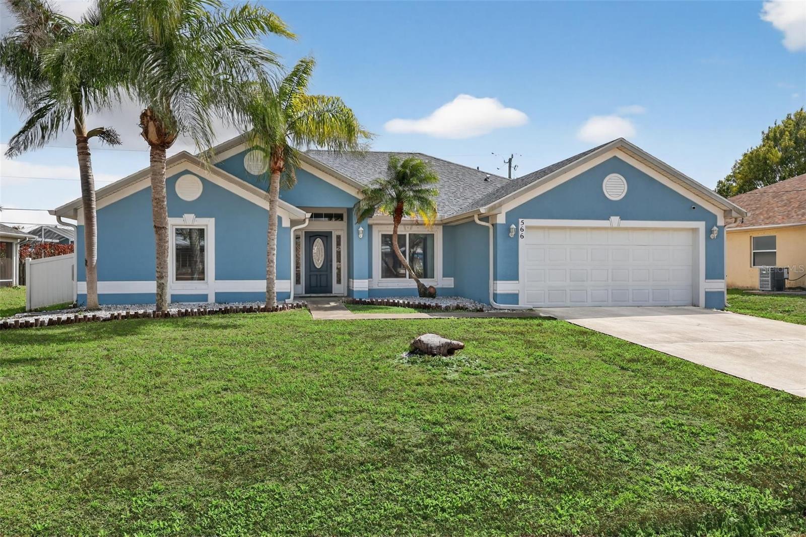 Foto de propiedad en 566 SW SEA HOLLY TER PORT ST LUCIE con MLS# O6390658