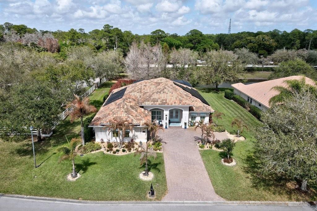 Foto de propiedad en 8260 MEREDITH PL VERO BEACH con MLS# O6392085