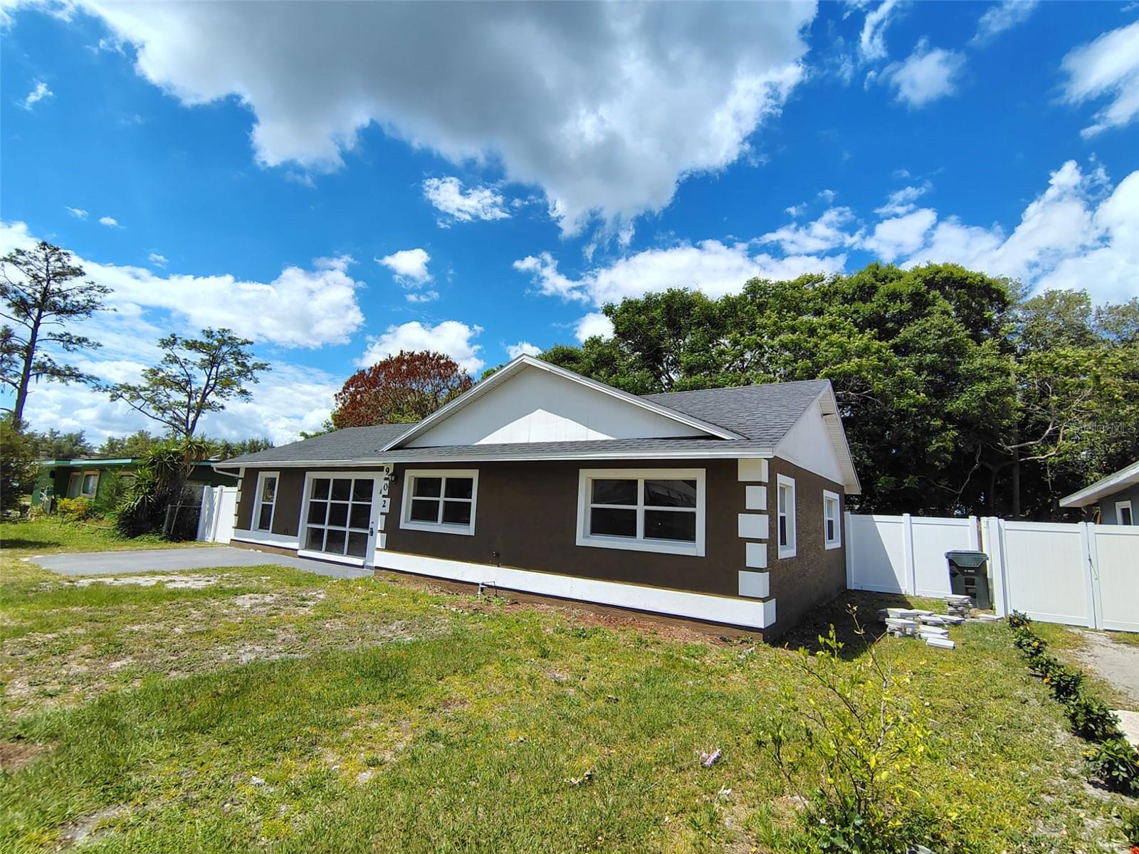 Foto de propiedad en 902 N THACKER AVE KISSIMMEE con MLS# O6392187