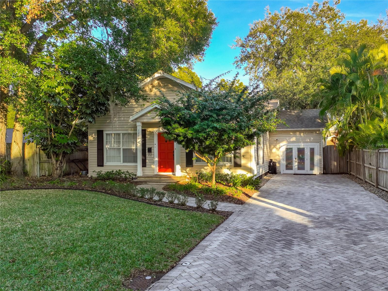 Foto de propiedad en 1209 CLOUSER AVE ORLANDO con MLS# O6395071