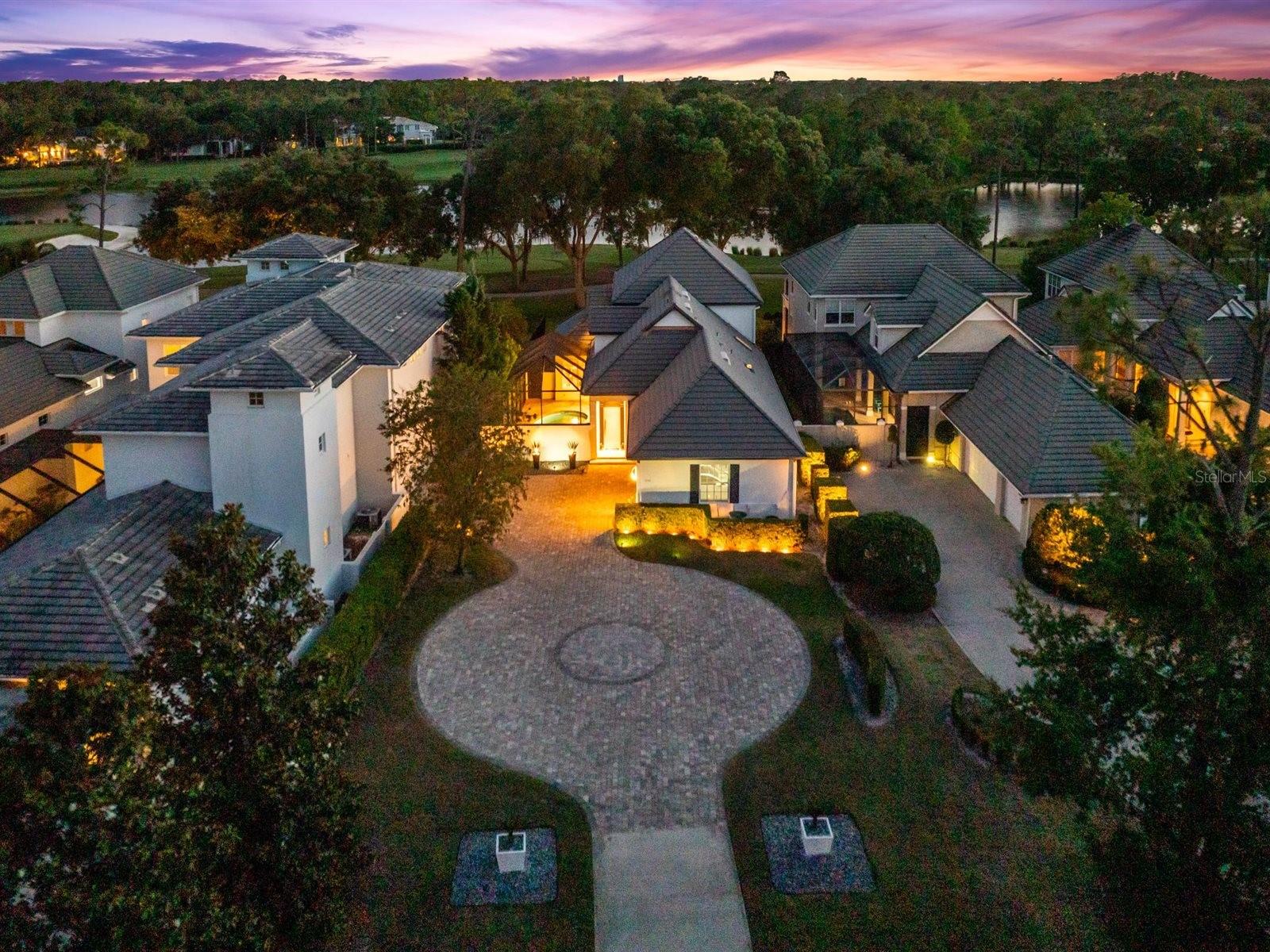 Foto de propiedad en 9744 COVENT GARDEN DR ORLANDO con MLS# O6396175
