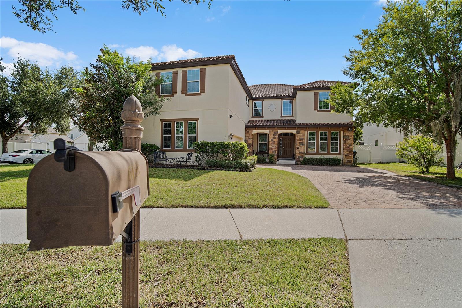 Foto de propiedad en 6152 GOLDEN DEWDROP TRL WINDERMERE con MLS# O6396835