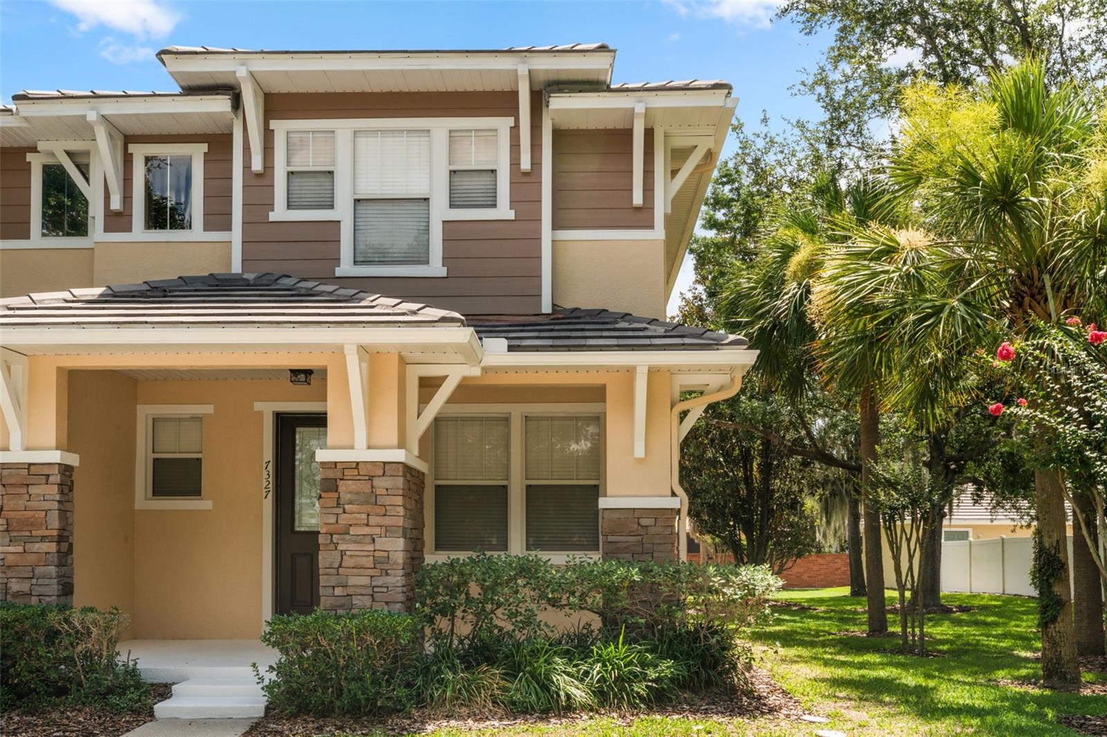 Foto de propiedad en 7327 MILLSTONE ST WINDERMERE con MLS# O6397203