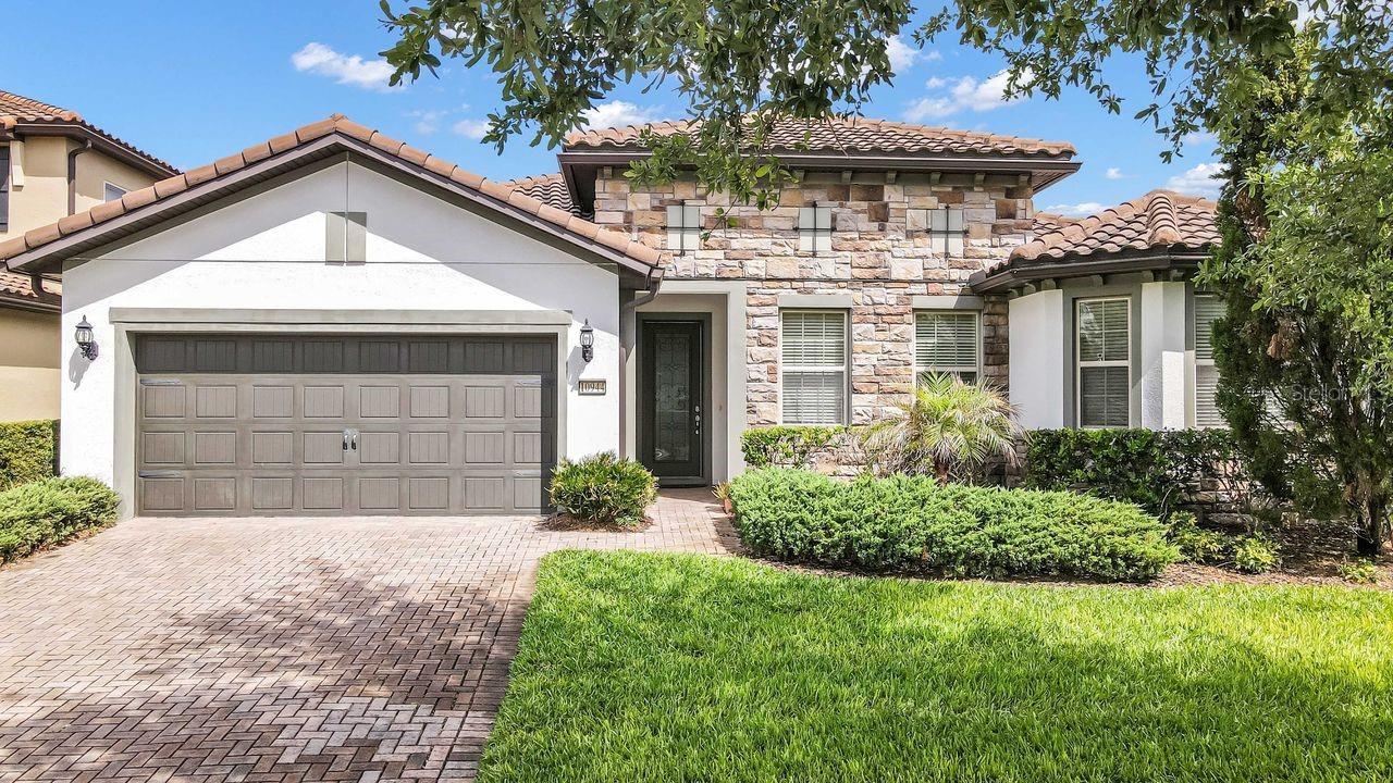 Foto de propiedad en 10944 CITRON OAKS DR ORLANDO con MLS# O6398261