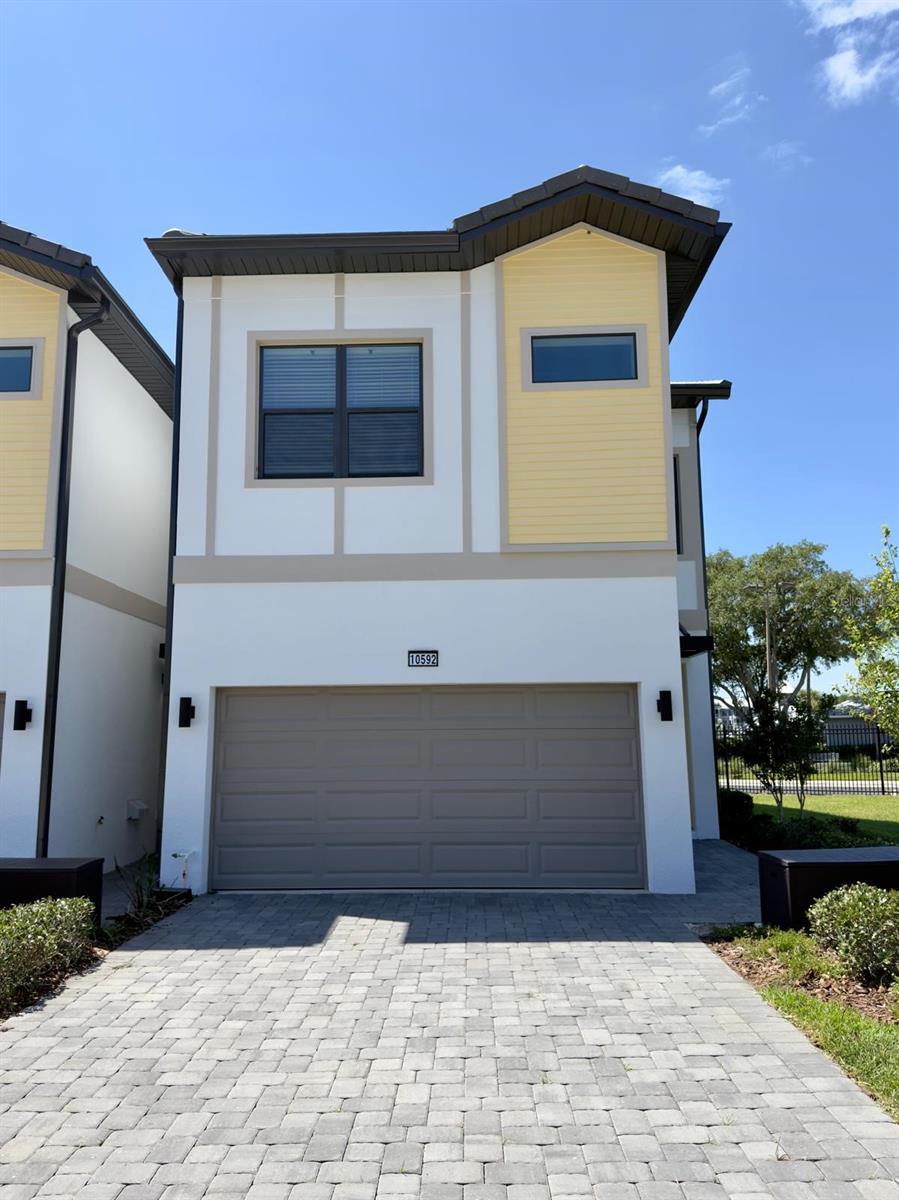 Foto de propiedad en 10592 EBB TIDE LN ORLANDO con MLS# O6399483