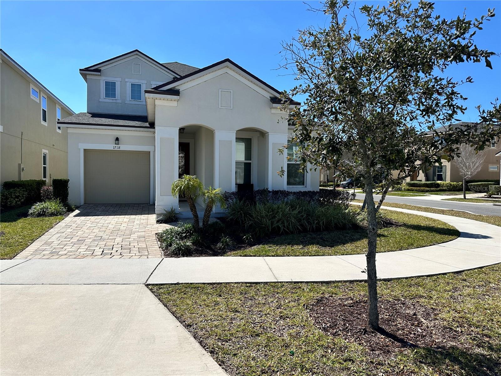 Foto de propiedad en 1718 CARIBBEAN VIEW TER KISSIMMEE con MLS# O6399527