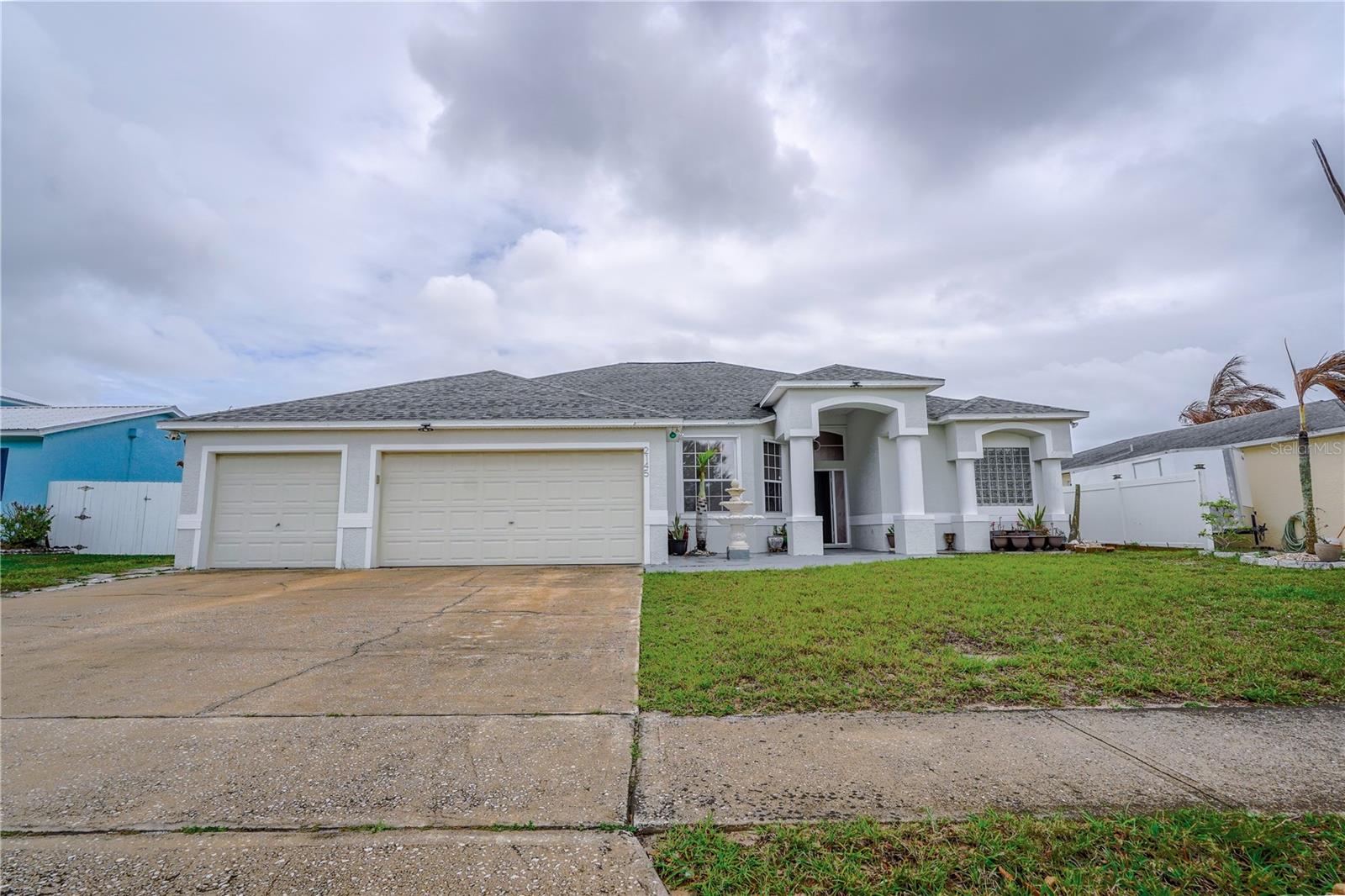 Foto de propiedad en 2145 PORPOISE ST MERRITT ISLAND con MLS# O6399965
