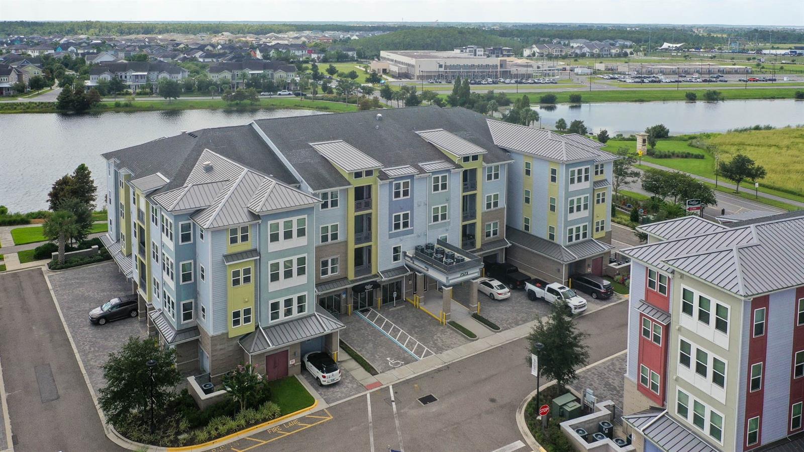 Foto de propiedad en 7573 LAUREATE BLVD #1-307 ORLANDO con MLS# O6400250