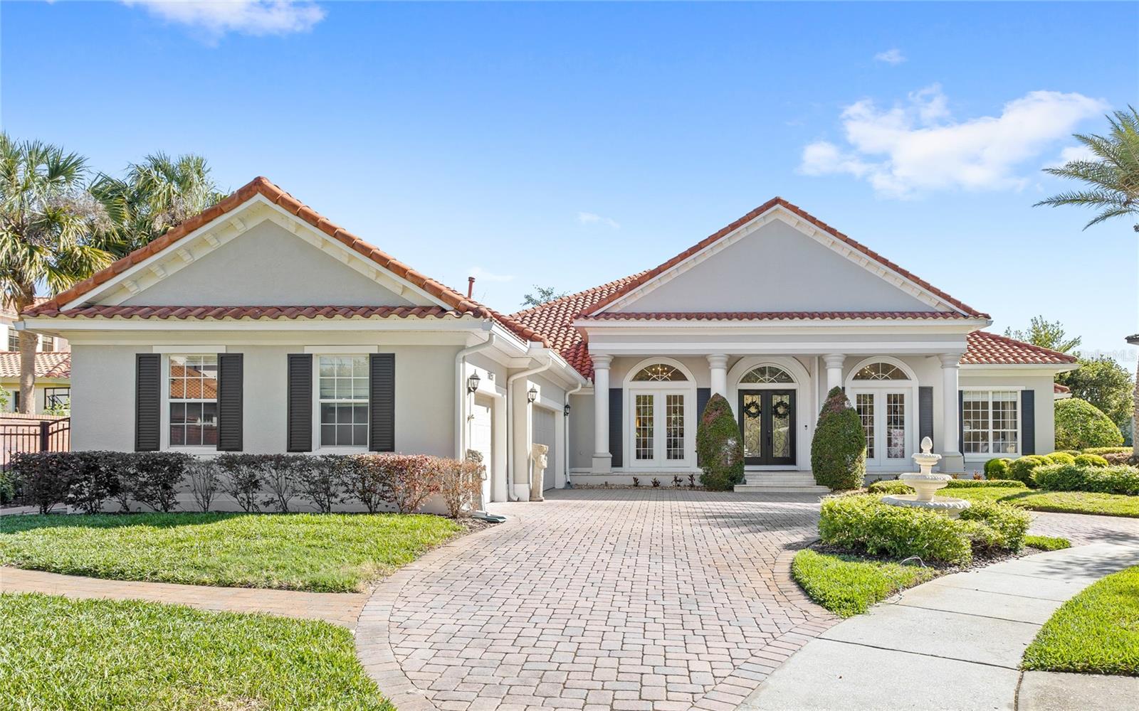 Foto de propiedad en 11051 HAWKSHEAD CT WINDERMERE con MLS# O6400963
