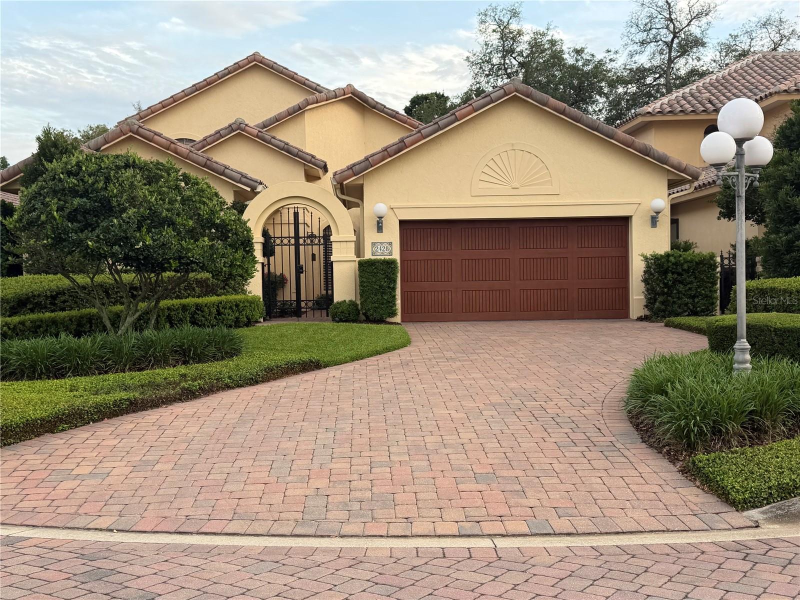 Foto de propiedad en 2428 VIA GENOVA APOPKA con MLS# O6401231
