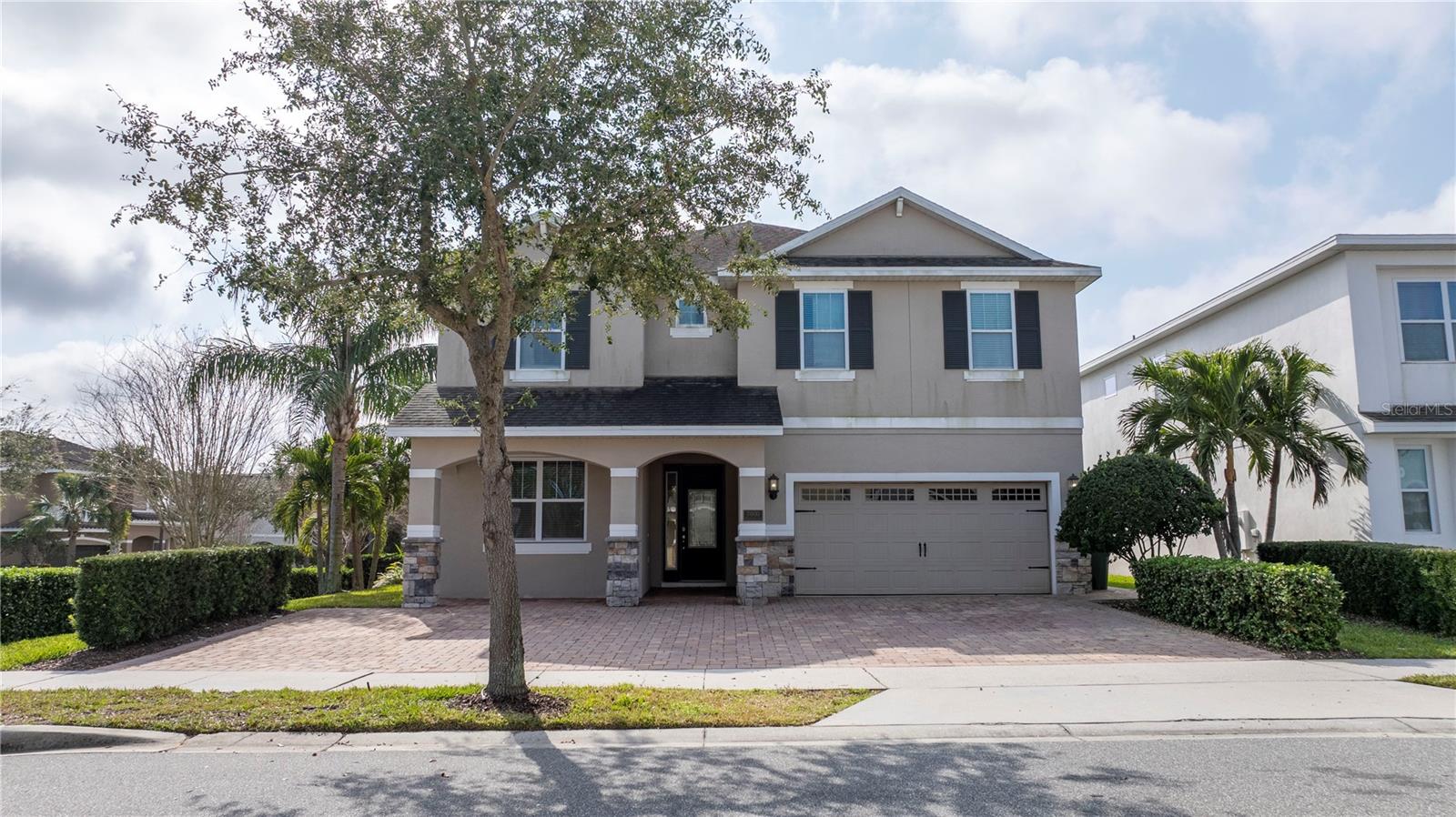 Foto de propiedad en 7600 MACKINAW LN KISSIMMEE con MLS# O6401392