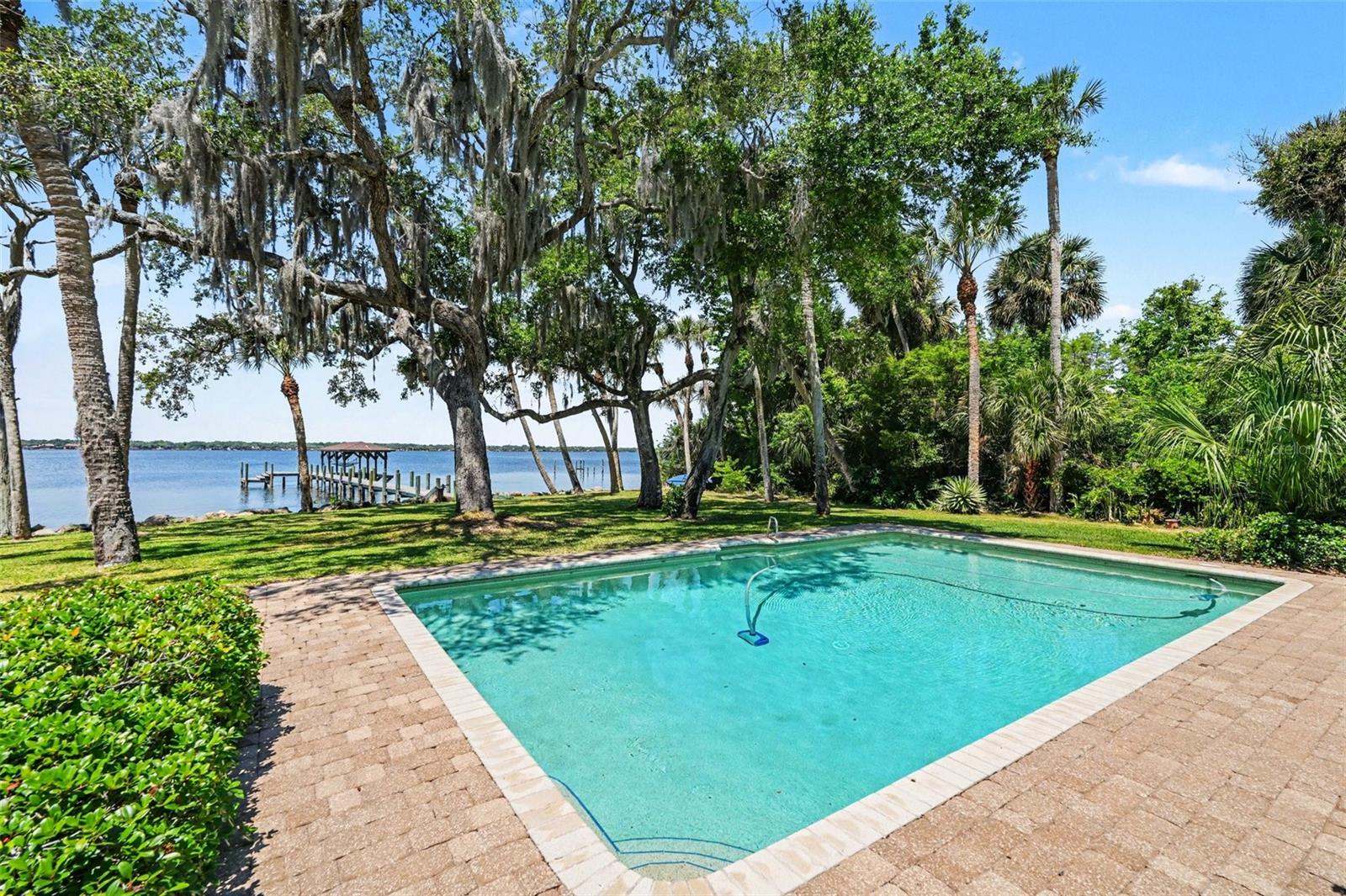 En Venta 4137 CROOKED MILE RD, MERRITT ISLAND, FL 32952