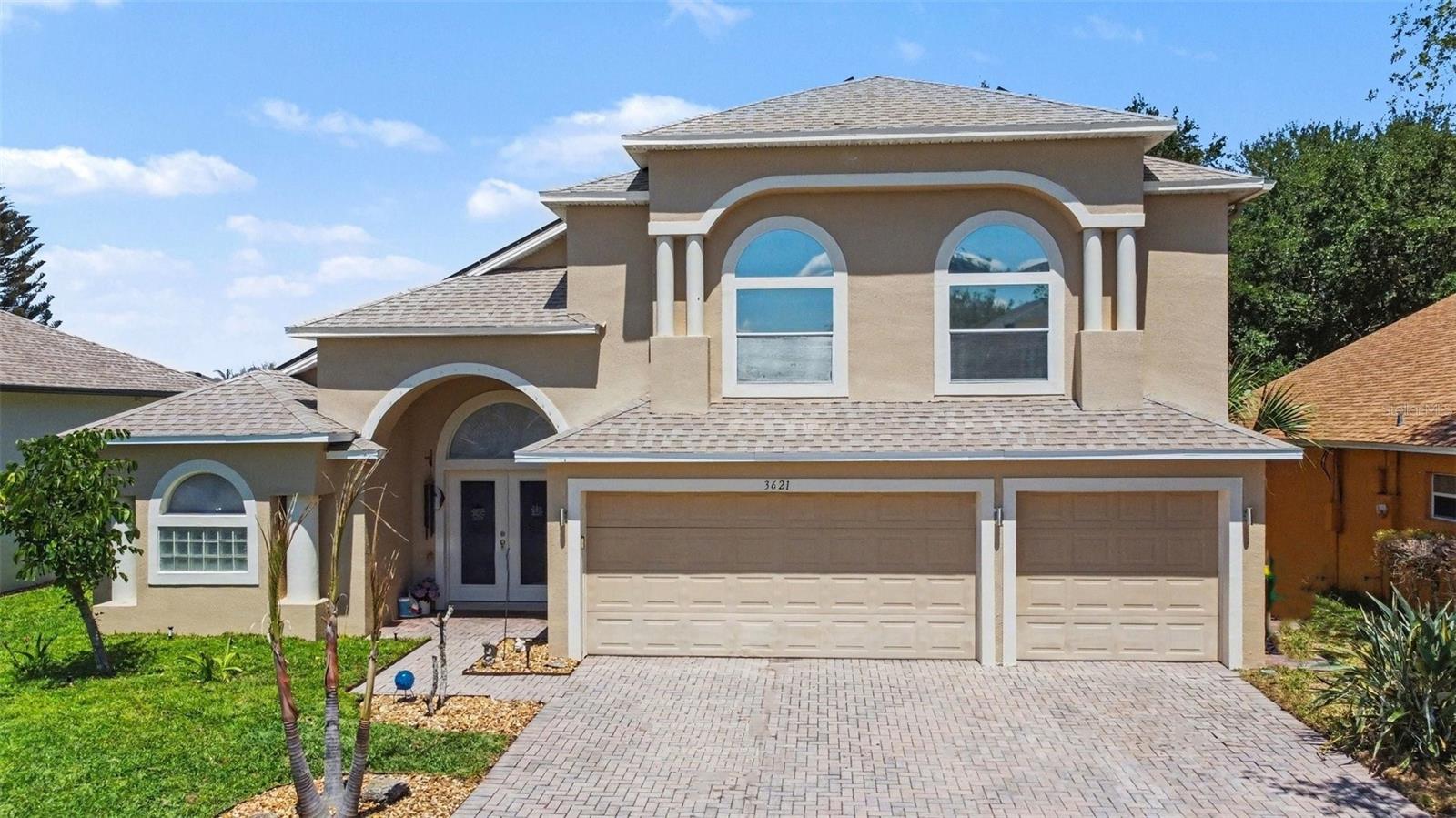 Foto de propiedad en 3621 TIPPERARY DR MERRITT ISLAND con MLS# O6403065