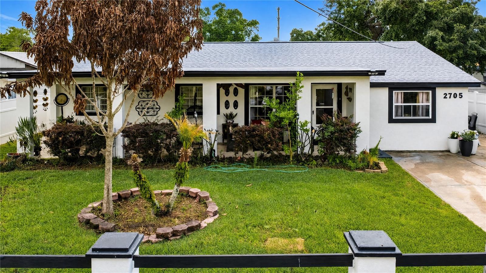 Foto de propiedad en 2705 ARC DR ORLANDO con MLS# O6403206