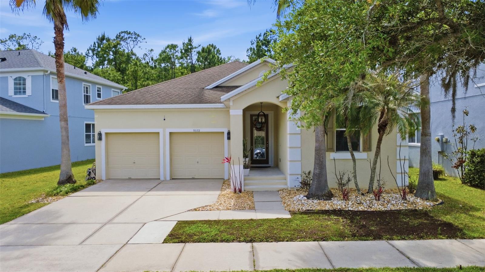 Foto de propiedad en 9552 PICCADILLY SKY WAY ORLANDO con MLS# O6403379