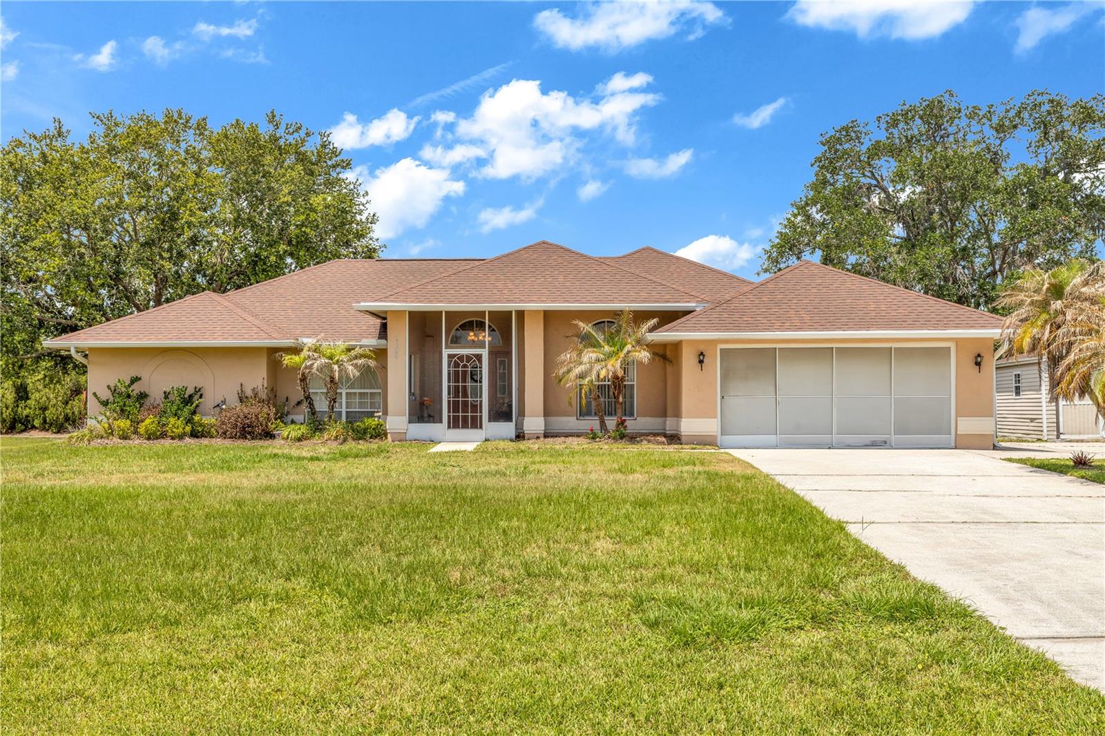 Foto de propiedad en 2800 WOODSMERE CT KISSIMMEE con MLS# O6404526