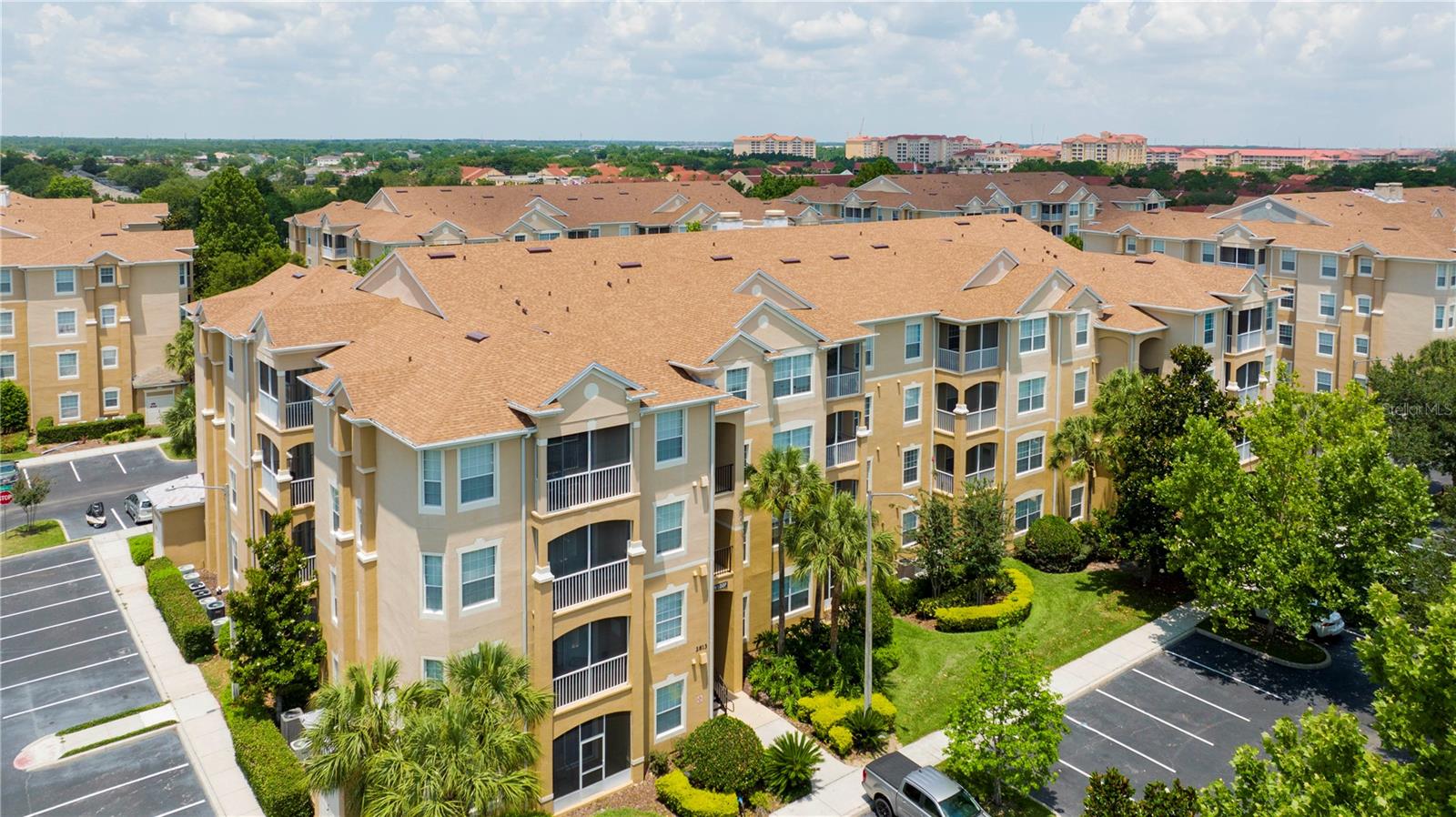 Foto de propiedad en 2813 ALMATON LOOP #301 KISSIMMEE con MLS# O6404870