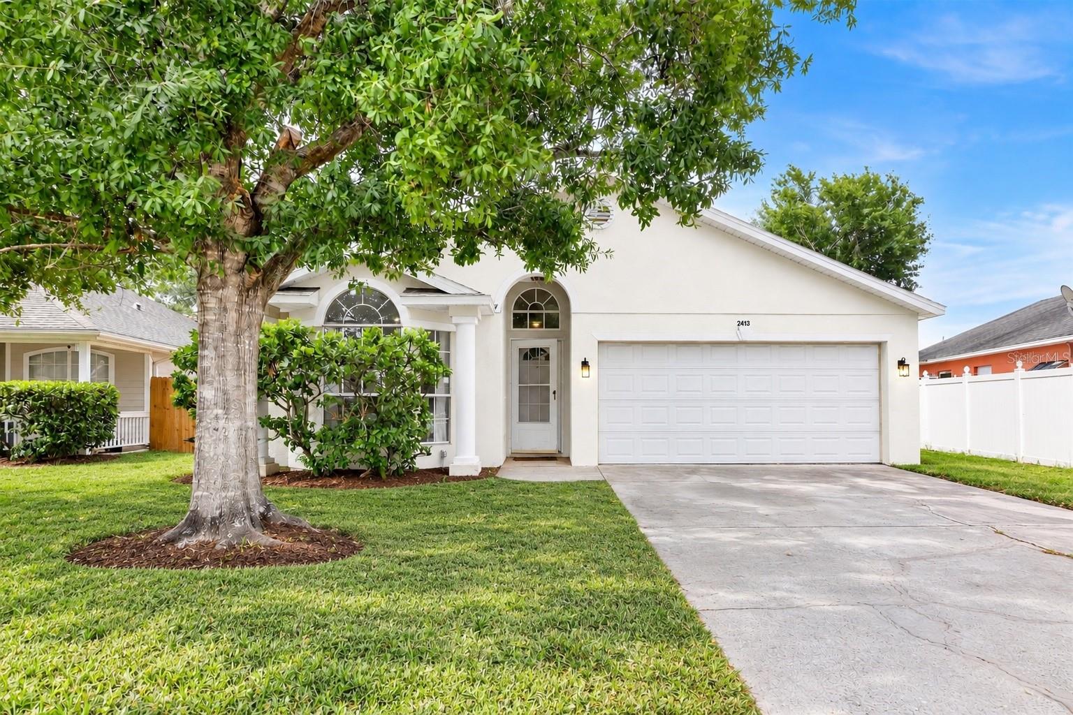 En Venta 2413 RADNOR AVE, ORLANDO, FL 32826