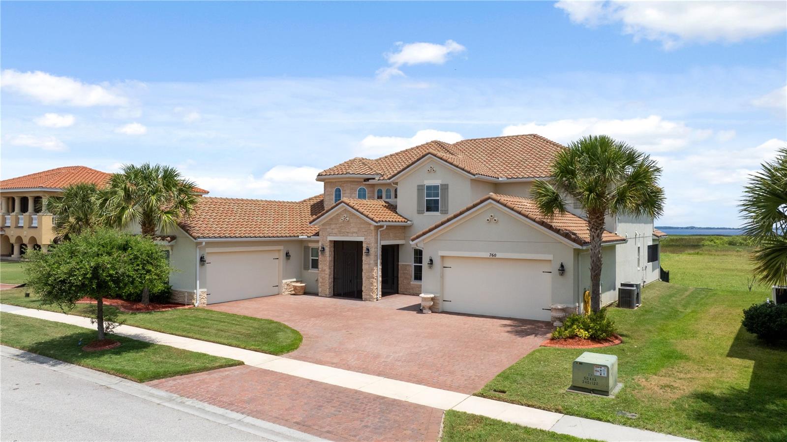 Foto de propiedad en 760 WINDLASS CT KISSIMMEE con MLS# O6407891