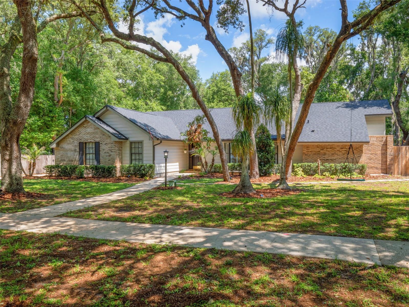 Foto de propiedad en 2221 BLUFF OAK ST APOPKA con MLS# O6407949