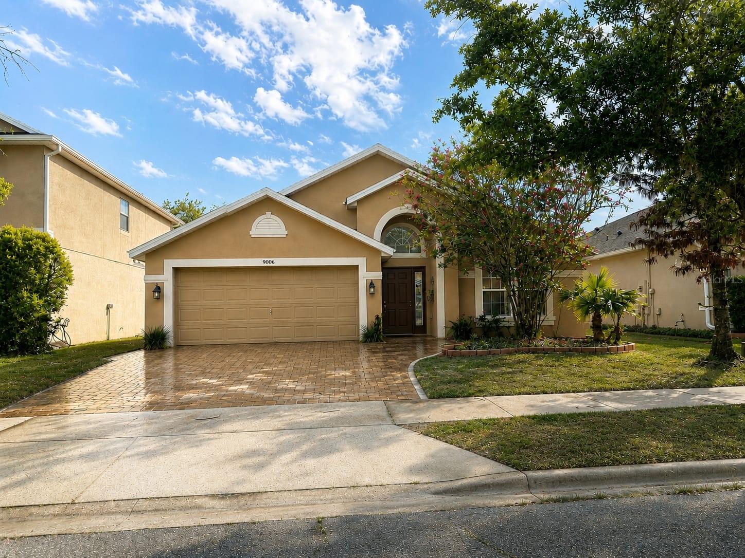 Foto de propiedad en 9006 VERONA SOUND WAY ORLANDO con MLS# O6408074